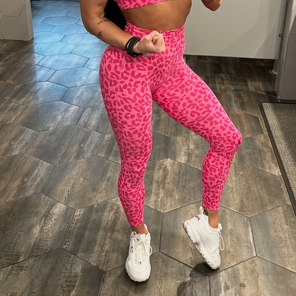 Pink Leopard Print Leggings - Picture 1 of 4